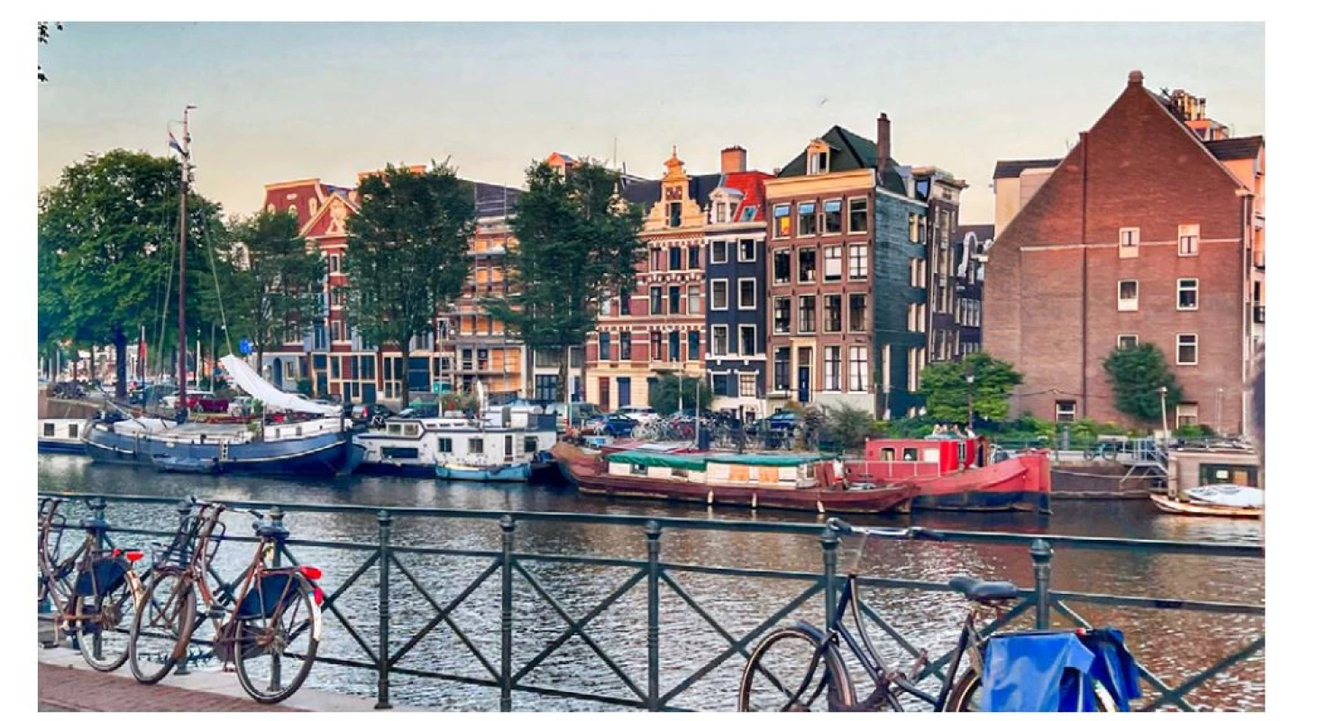 Večerní Amsterdam<br>
Fig. 1. Amsterdam in the evening