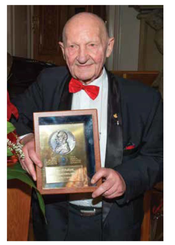 Prof. MUDr. Eduard Zvěřina, DrSc., FCA<br>
(foto Michal Stavinoha)