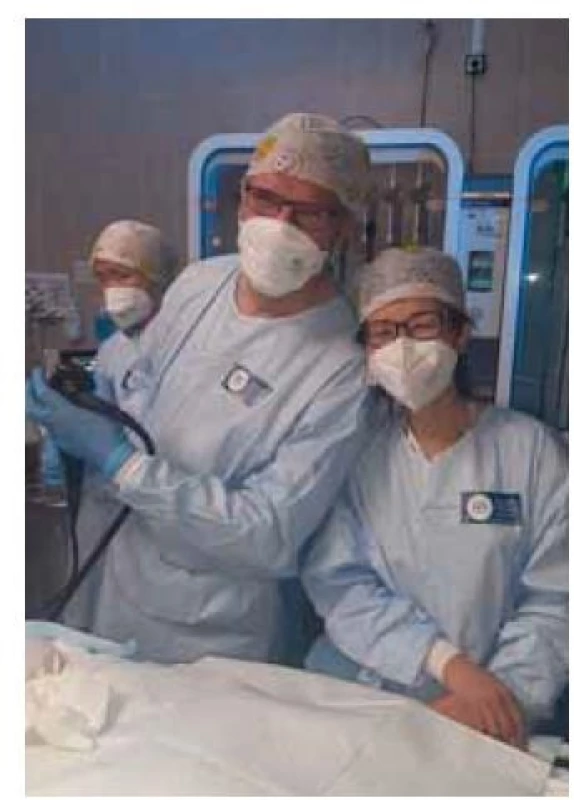 Přenosy živě prováděných
endoskopických výkonů, Helmut
Messmann a Noriko Suzuki.<br>
Fig. 1. Transmissions of live endoscopic
procedures, Helmut Messmann and
Noriko Suzuki.