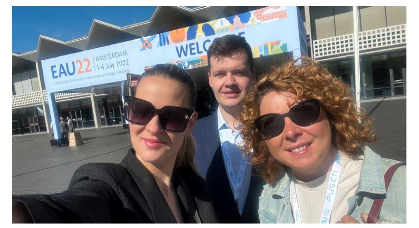 Rezidenti Urologické kliniky v Plzni poslední den kongresu EAU22<br>
Fig. 6. Residents from Urology department in Pilsen during the last day of EAU22 congress