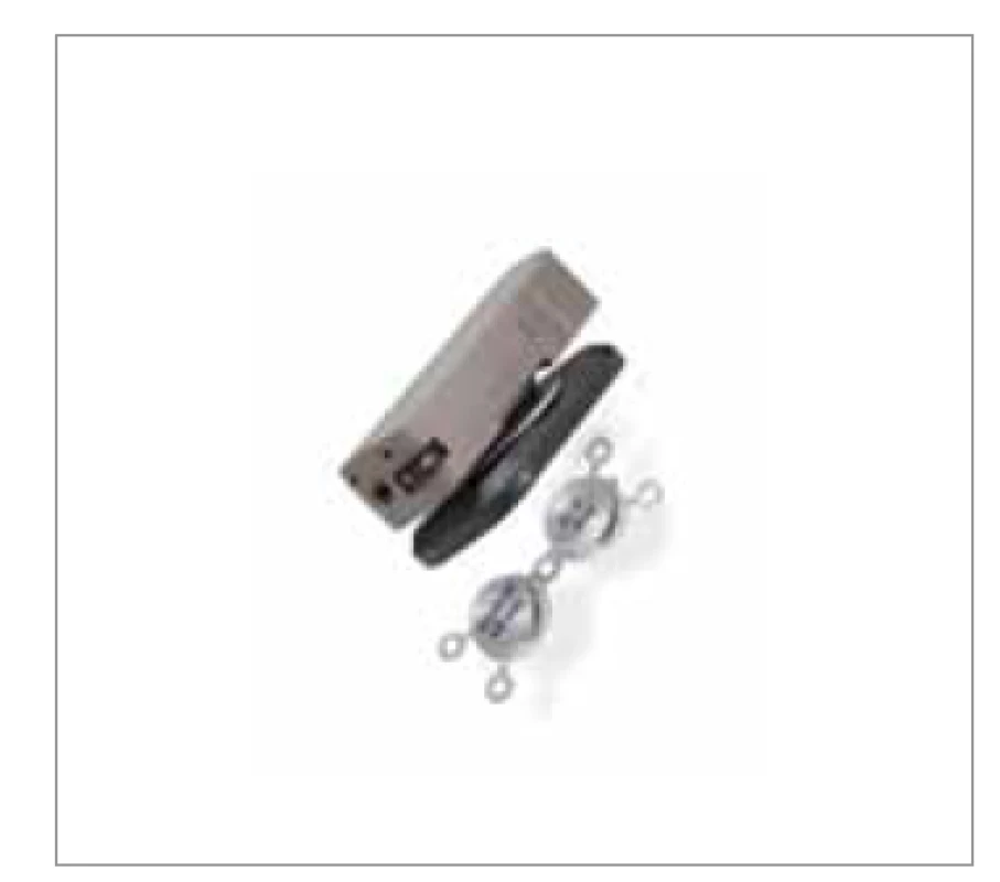Implantát Sophono s rečovým
procesorom Alpha 2 MPO.<br>
Zdroj: firma Medtronic.<br>
Fig. 1. Sophono implant with Alpha 2
MPO speech processor.<br>
Source: Medtronic company.