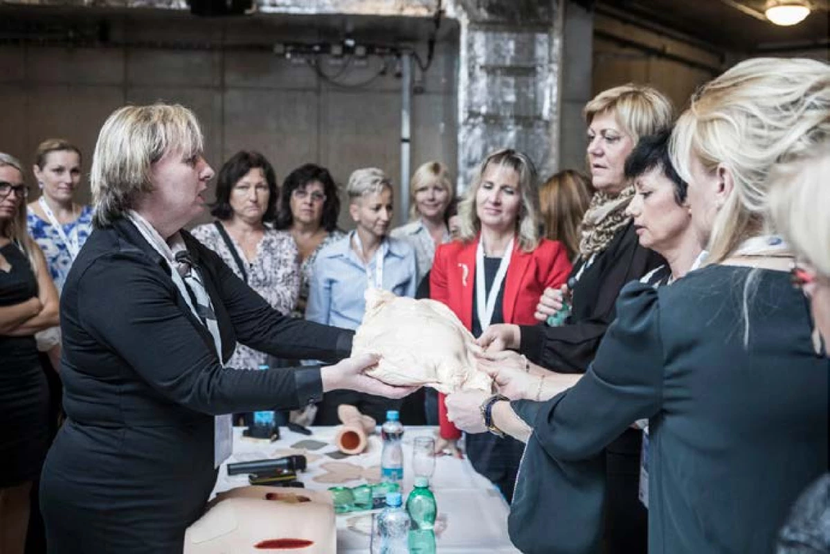 Zajímavý odborný
program byl připraven i pro
zdravotní sestry pracující
v urologii<br>
Fig. 5. An interesting professional
programme was
prepared for nurses working
in urology