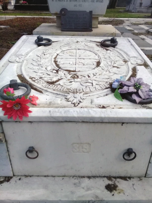 Pantheon of the Servants of the
Homeland in the Cemetery of the Buceo
in Montevideo.
