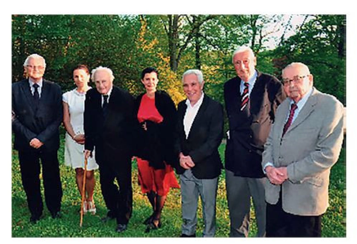 Setkání v Benešově v roce 2018. Zleva: prof.
M. Duda, M. Zemanová, vrchní sestra ortopedického
odd., prof. V. Beneš nejstarší, neurochirurg, K. Kapičková,
hlavní sestra nemocnice, prof. P. Pafko, prim. J. Říha,
doc. V. Jirásek, gastroenterolog
