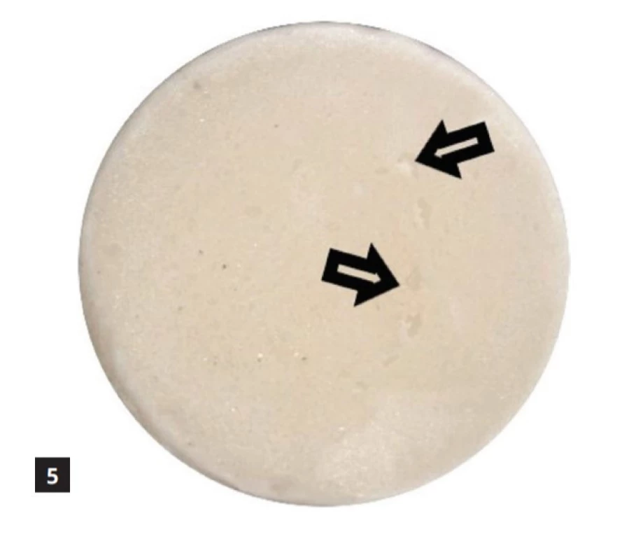 Kontrolní vzorek Omnifill C ve vodě <br>
Fig. 5 Omnifill C control sample in water