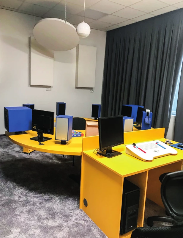 Vizuálne posilnená audiometria (VRA) v Centre pre
deti s poruchou sluchu Detskej otorinolaryngologickej
kliniky LFUK a NÚDCH v Bratislave.