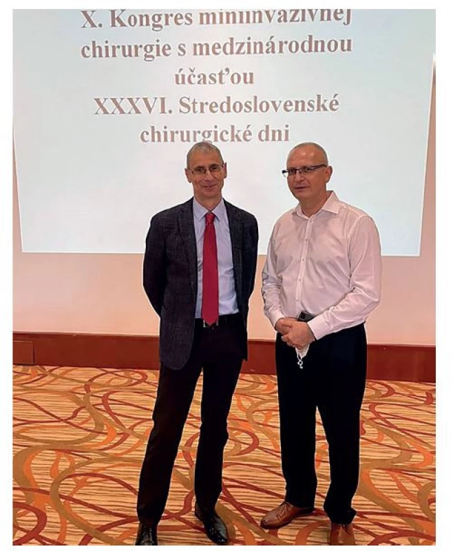 Doc. MUDr. L. Martínek, Ph,D., současný předseda
Sekce endoskopické a miniinvazivní chirurgie při ČCHS,
a doc. MUDr. L. Marko, Ph.D., předseda Sekce endoskopické
chirurgie SCHS, sympozium Tále 2021