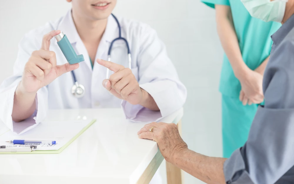 Jak hodnocení biomarkerů pomáhá při rozhodování o léčbě těžkého astmatu