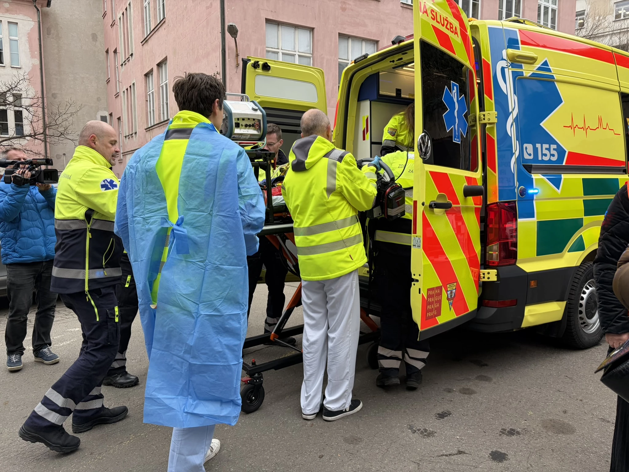 VIDEO: Tým ECMO zachraňuje životy přímo na pražských ulicích foto