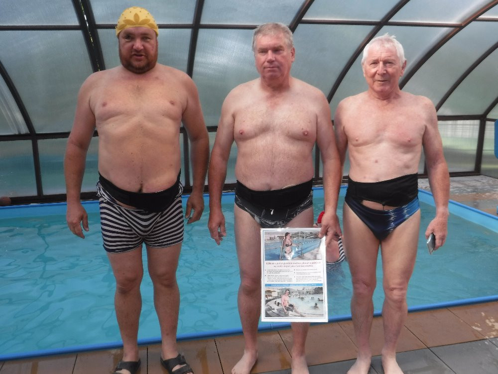 <em><strong>Obr. 3</strong>  Stomici mají většinou speciální plavky, takže si jejich vývodu ostatní plavci ani nevšimnou.</em>