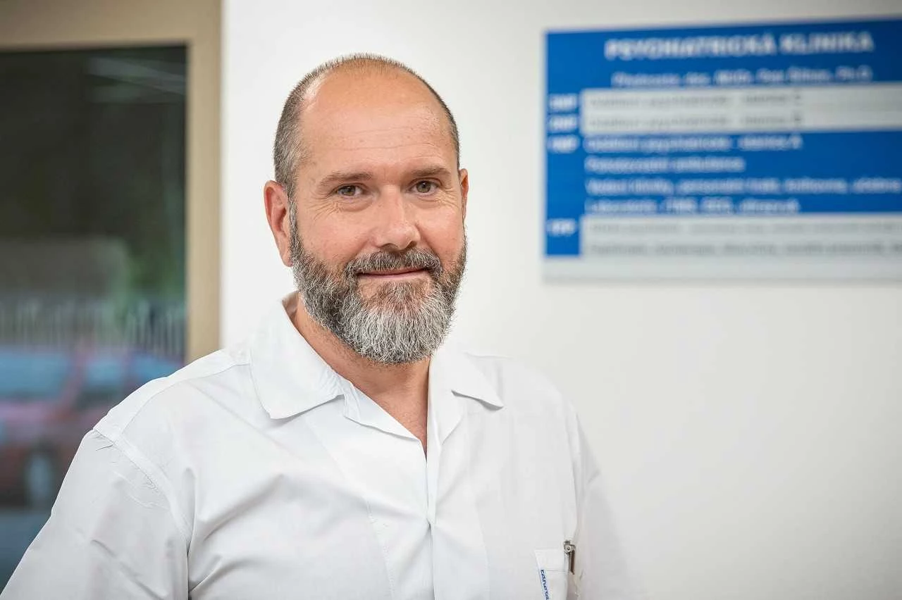 S doc. Petrem Šilhánem o rozvoji psychiatrie ve FN Ostrava – od malého oddělení k univerzitní klinice a novým výzvám